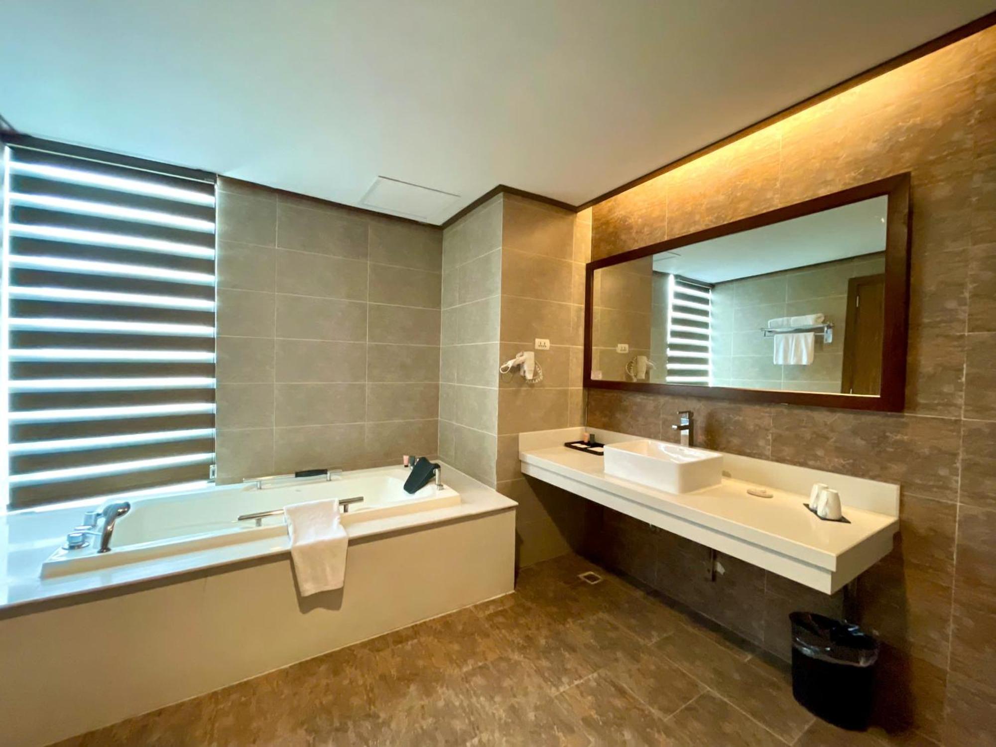 Muong Thanh Grand Xa La Hotel Hanói Exterior foto